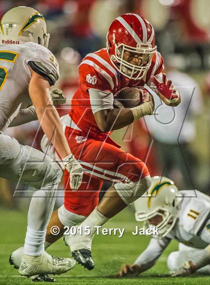 Thumbnail 2 in Edison vs. Mater Dei  photogallery.