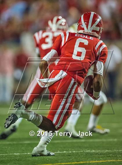 Thumbnail 1 in Edison vs. Mater Dei  photogallery.