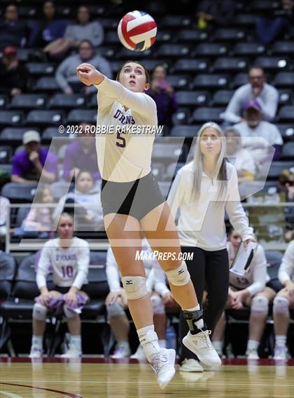 Thumbnail 2 in D'Hanis vs. Blum (UIL 1A Final) photogallery.