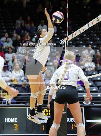 Thumbnail 1 in D'Hanis vs. Blum (UIL 1A Final) photogallery.