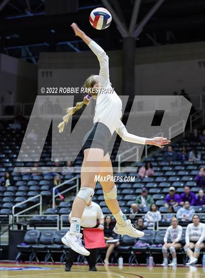 Thumbnail 3 in D'Hanis vs. Blum (UIL 1A Final) photogallery.
