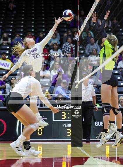 Thumbnail 2 in D'Hanis vs. Blum (UIL 1A Final) photogallery.