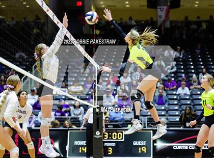 Thumbnail 1 in D'Hanis vs. Blum (UIL 1A Final) photogallery.