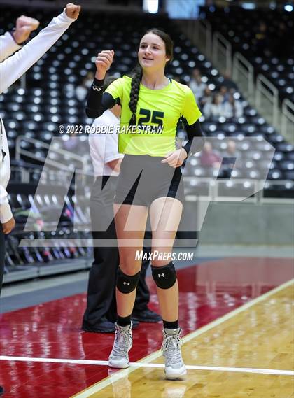 Thumbnail 2 in D'Hanis vs. Blum (UIL 1A Final) photogallery.