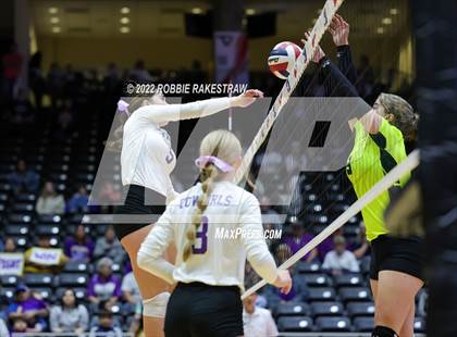 Thumbnail 2 in D'Hanis vs. Blum (UIL 1A Final) photogallery.