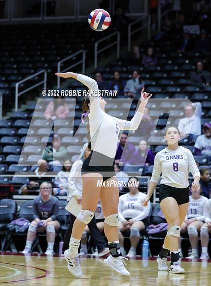Thumbnail 1 in D'Hanis vs. Blum (UIL 1A Final) photogallery.