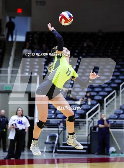 Thumbnail 2 in D'Hanis vs. Blum (UIL 1A Final) photogallery.