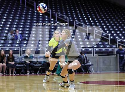 Thumbnail 1 in D'Hanis vs. Blum (UIL 1A Final) photogallery.