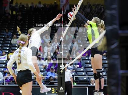 Thumbnail 3 in D'Hanis vs. Blum (UIL 1A Final) photogallery.