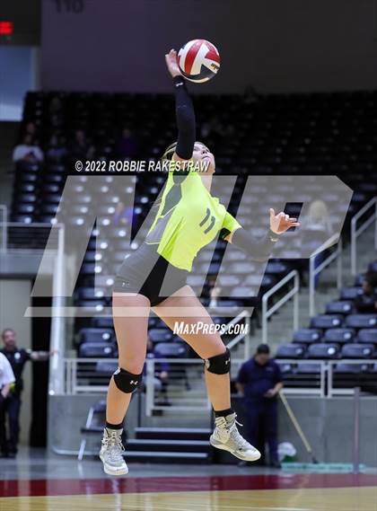 Thumbnail 2 in D'Hanis vs. Blum (UIL 1A Final) photogallery.