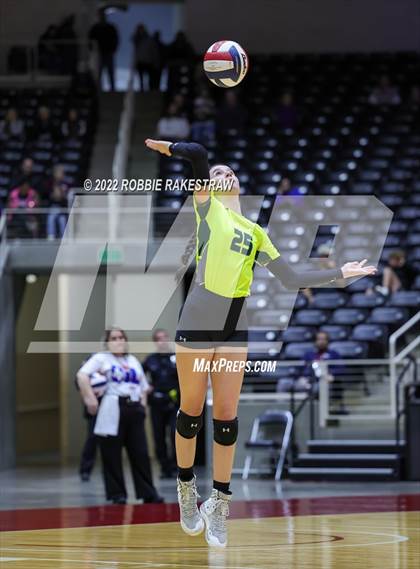 Thumbnail 2 in D'Hanis vs. Blum (UIL 1A Final) photogallery.