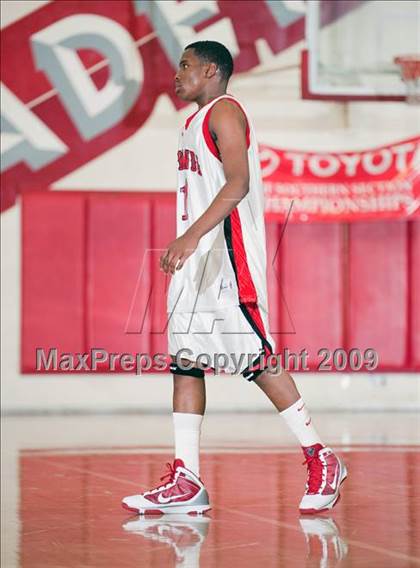 Thumbnail 1 in Centennial vs. Etiwanda (Rose City Round Ball Classic) photogallery.