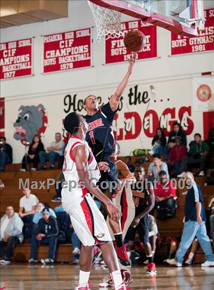 Thumbnail 2 in Centennial vs. Etiwanda (Rose City Round Ball Classic) photogallery.