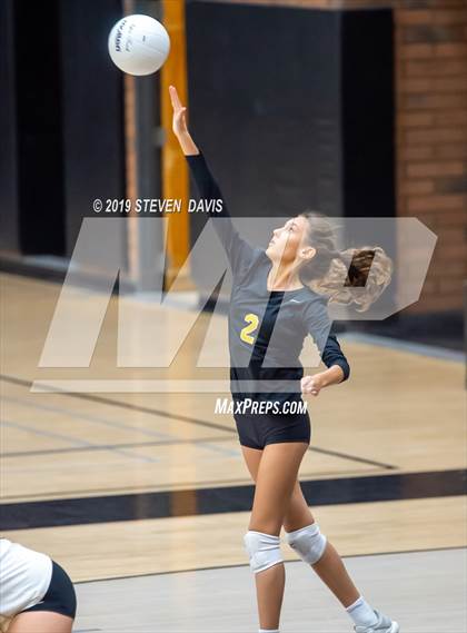 Thumbnail 2 in Casteel vs Gilbert photogallery.