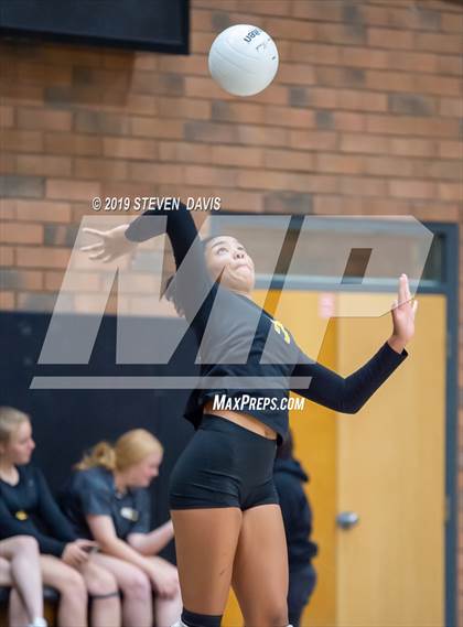 Thumbnail 1 in Casteel vs Gilbert photogallery.
