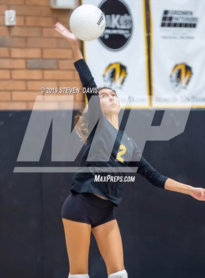 Thumbnail 2 in Casteel vs Gilbert photogallery.