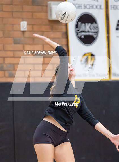 Thumbnail 2 in Casteel vs Gilbert photogallery.