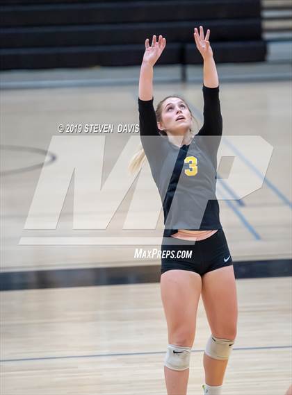 Thumbnail 2 in Casteel vs Gilbert photogallery.