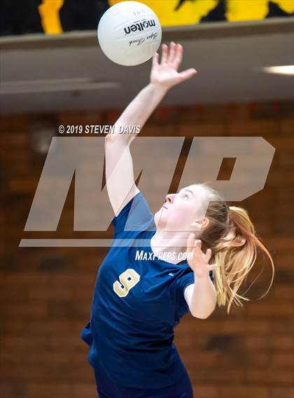 Thumbnail 1 in Casteel vs Gilbert photogallery.