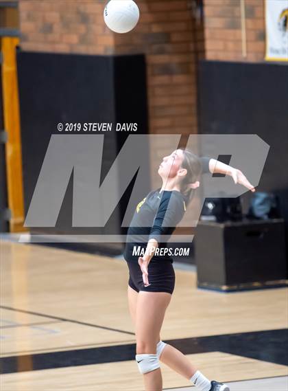 Thumbnail 1 in Casteel vs Gilbert photogallery.