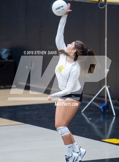 Thumbnail 3 in Casteel vs Gilbert photogallery.