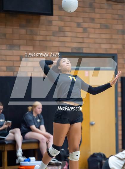 Thumbnail 3 in Casteel vs Gilbert photogallery.