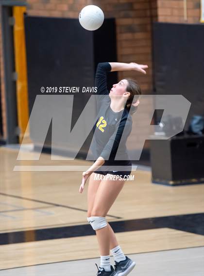 Thumbnail 2 in Casteel vs Gilbert photogallery.