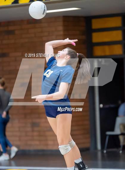 Thumbnail 2 in Casteel vs Gilbert photogallery.