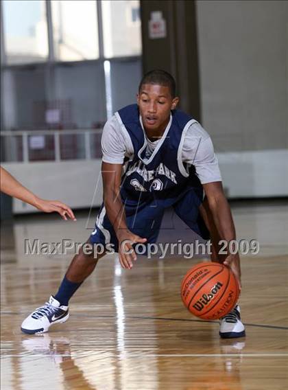 Thumbnail 2 in College Park vs. Hightower (McDonalds Texas Invitational) photogallery.
