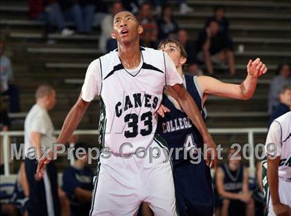 Thumbnail 3 in College Park vs. Hightower (McDonalds Texas Invitational) photogallery.