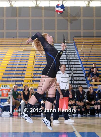 Thumbnail 2 in Laguna Blanca vs. Notre Dame (CIF State D4 Final) photogallery.