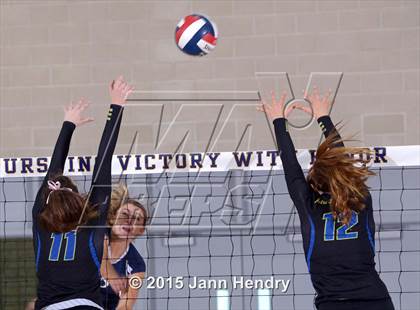 Thumbnail 3 in Laguna Blanca vs. Notre Dame (CIF State D4 Final) photogallery.