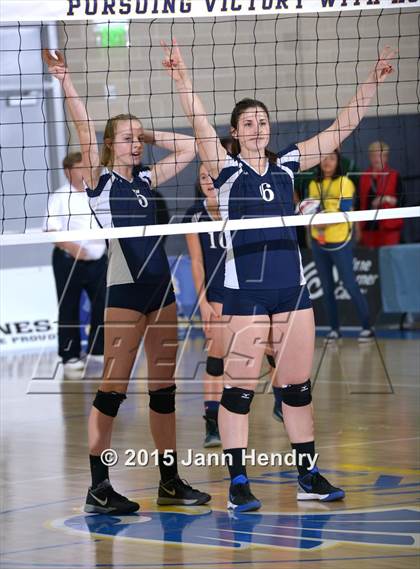 Thumbnail 3 in Laguna Blanca vs. Notre Dame (CIF State D4 Final) photogallery.