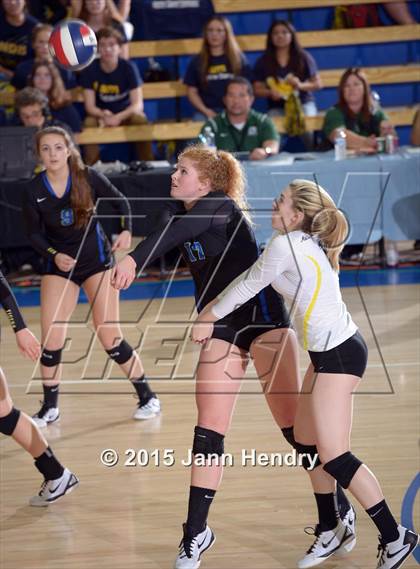 Thumbnail 1 in Laguna Blanca vs. Notre Dame (CIF State D4 Final) photogallery.