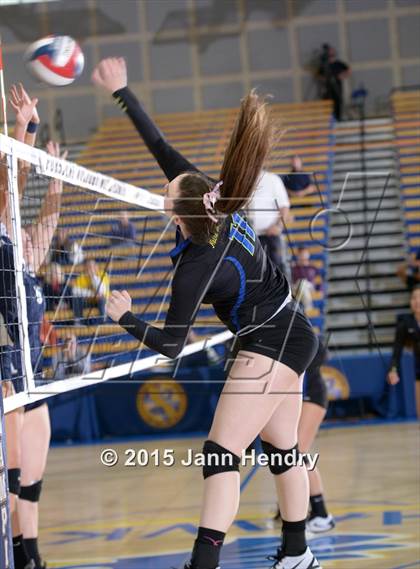 Thumbnail 1 in Laguna Blanca vs. Notre Dame (CIF State D4 Final) photogallery.