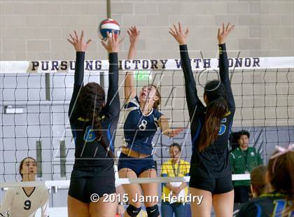 Thumbnail 1 in Laguna Blanca vs. Notre Dame (CIF State D4 Final) photogallery.