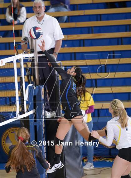 Thumbnail 2 in Laguna Blanca vs. Notre Dame (CIF State D4 Final) photogallery.