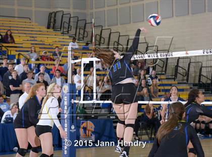 Thumbnail 3 in Laguna Blanca vs. Notre Dame (CIF State D4 Final) photogallery.