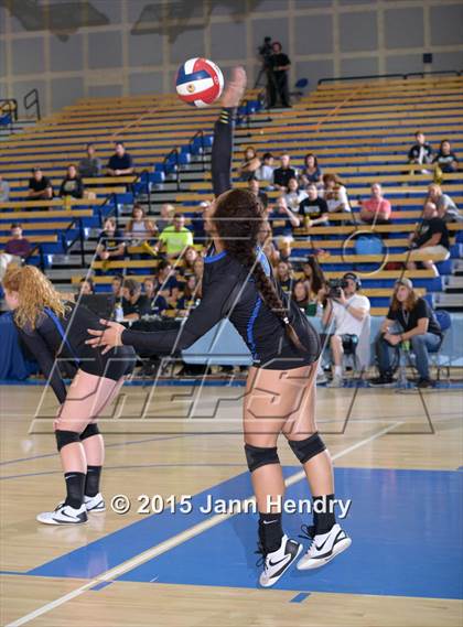 Thumbnail 2 in Laguna Blanca vs. Notre Dame (CIF State D4 Final) photogallery.