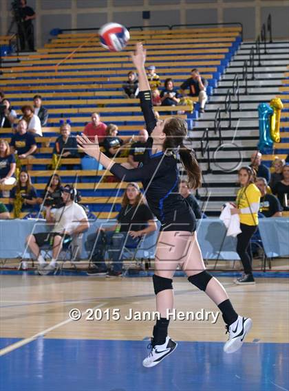 Thumbnail 2 in Laguna Blanca vs. Notre Dame (CIF State D4 Final) photogallery.