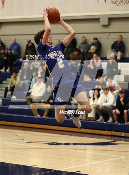 Thumbnail 2 in Marin Catholic vs Terra Linda (MCAL Semi-final) photogallery.