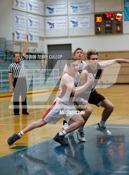Thumbnail 2 in Elko vs. Grace (Eagle Holiday Shootout) photogallery.
