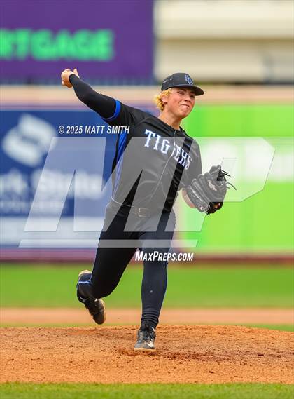 Thumbnail 2 in Hiland vs. Lake Center Christian (OHSAA Division 6 Final) photogallery.