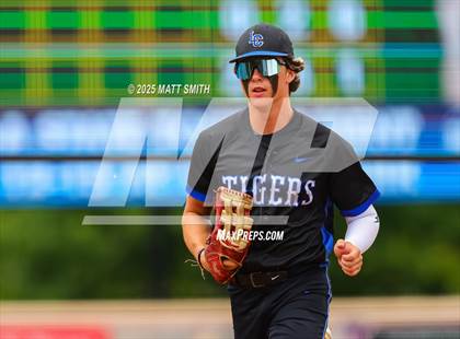 Thumbnail 1 in Hiland vs. Lake Center Christian (OHSAA Division 6 Final) photogallery.