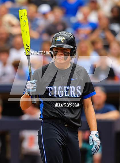Thumbnail 1 in Hiland vs. Lake Center Christian (OHSAA Division 6 Final) photogallery.