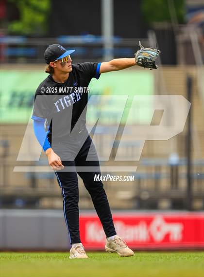 Thumbnail 2 in Hiland vs. Lake Center Christian (OHSAA Division 6 Final) photogallery.