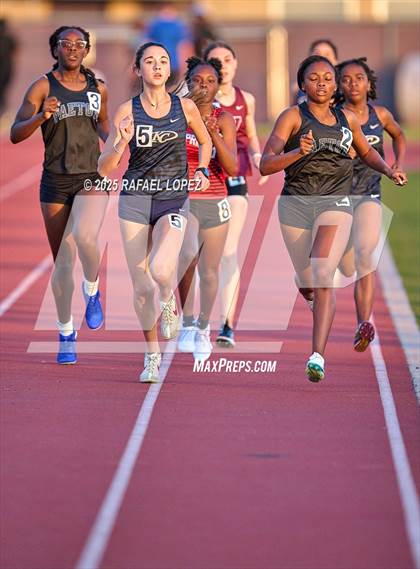 Thumbnail 3 in Jersey Village Falcon Relays (800M) photogallery.