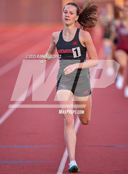 Thumbnail 2 in Jersey Village Falcon Relays (800M) photogallery.