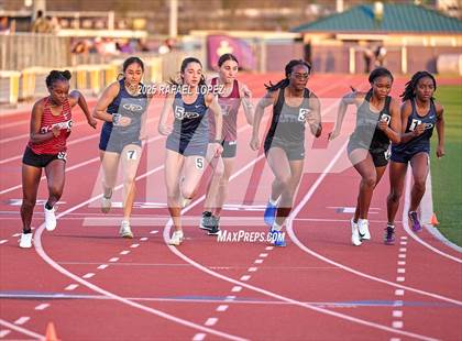 Thumbnail 2 in Jersey Village Falcon Relays (800M) photogallery.