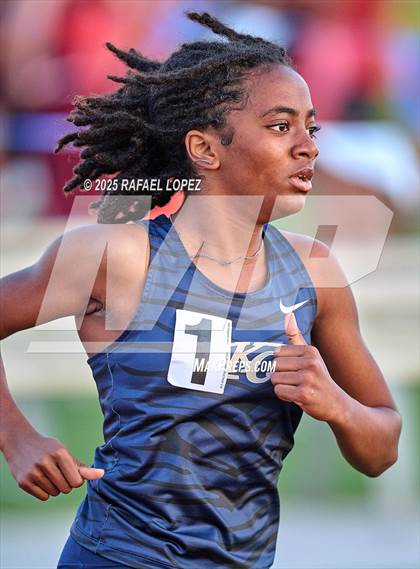 Thumbnail 1 in Jersey Village Falcon Relays (800M) photogallery.